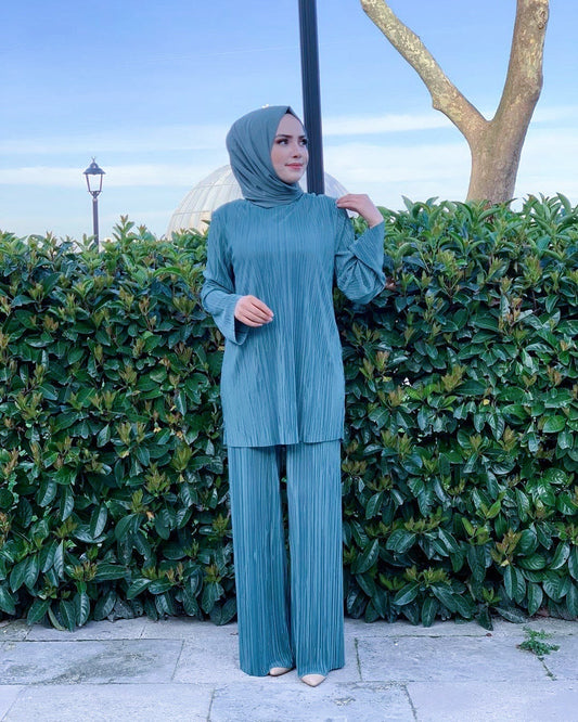 Ethnic Loose-Fit Pleated Suit for Women – Modest Southeast Asian & Arab Outfit